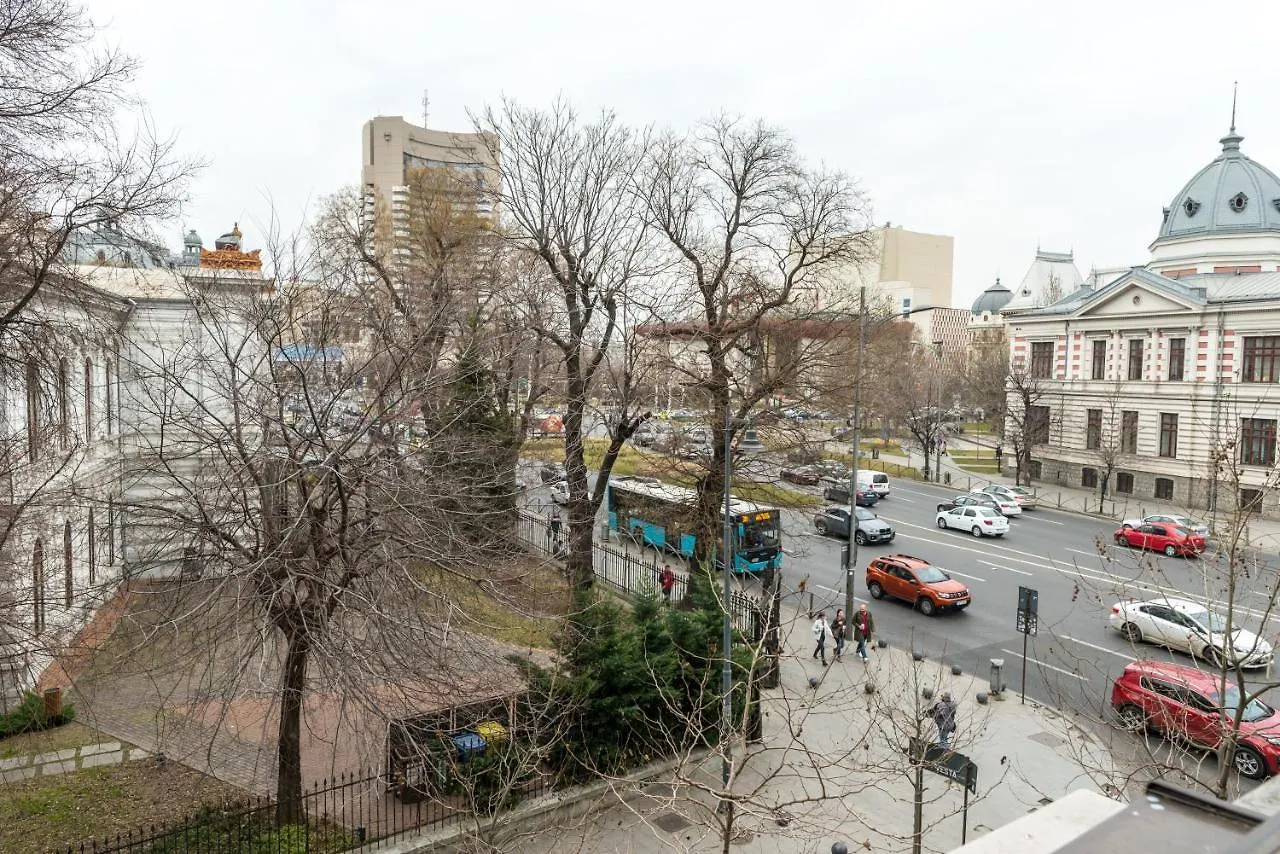 Lovely Apartment With Balcony Bucarest