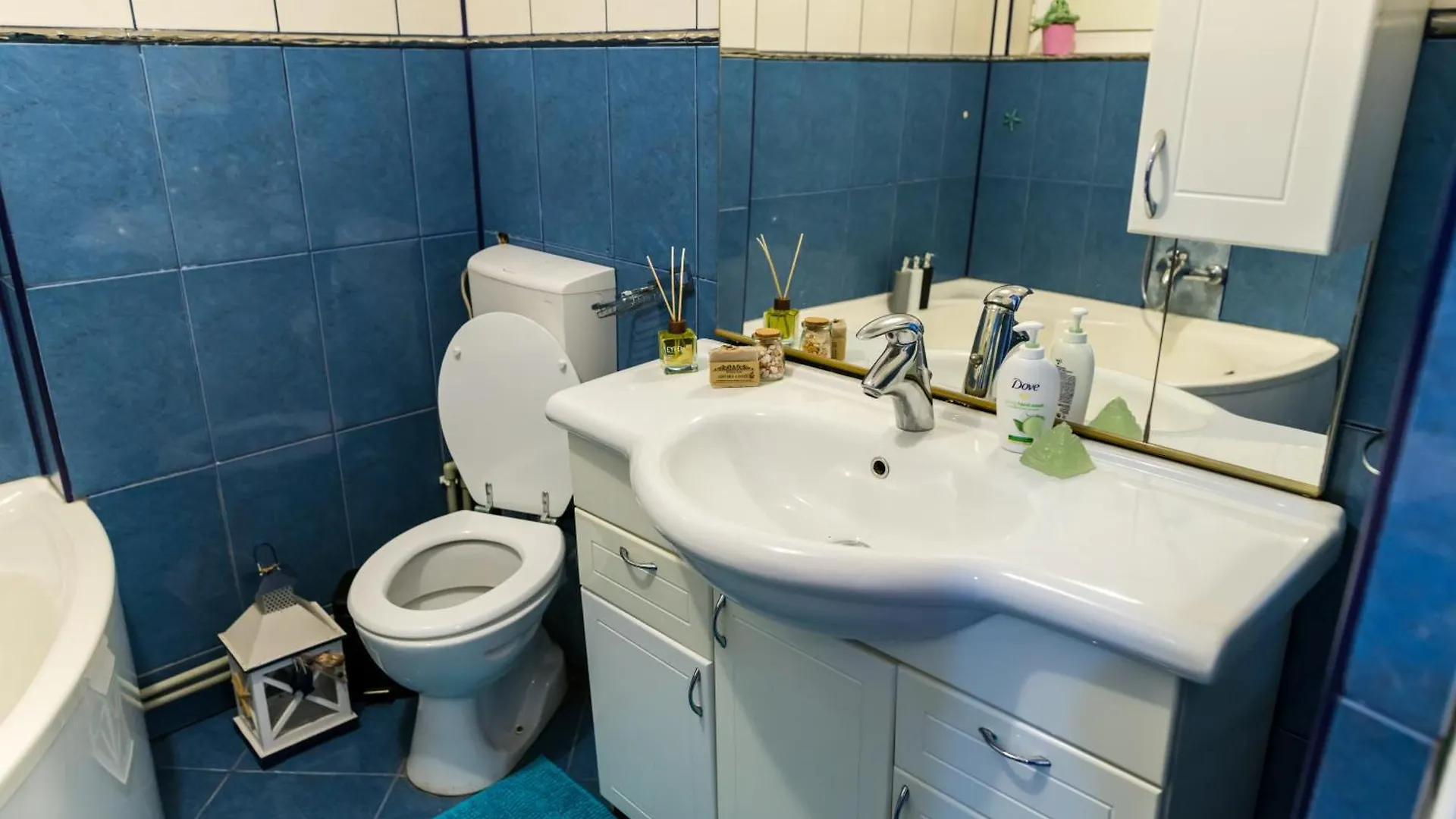 Lovely Apartment With Balcony Bucarest